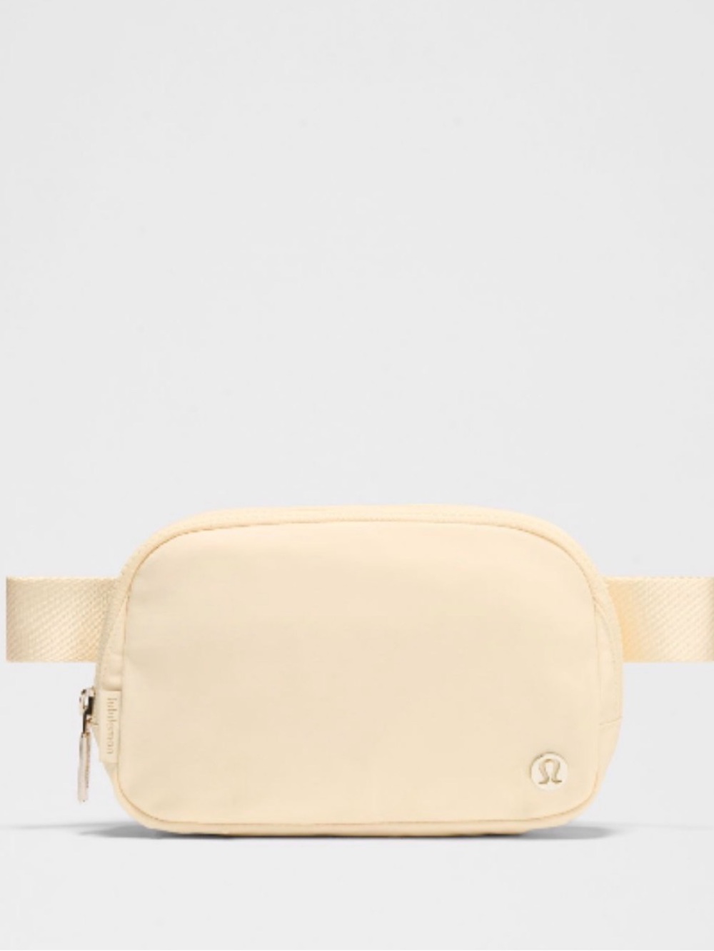 Lululemon Everywhere Belt
Bag 1L Butter Cream